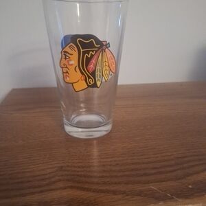 Blackhawks 16 0z Glass